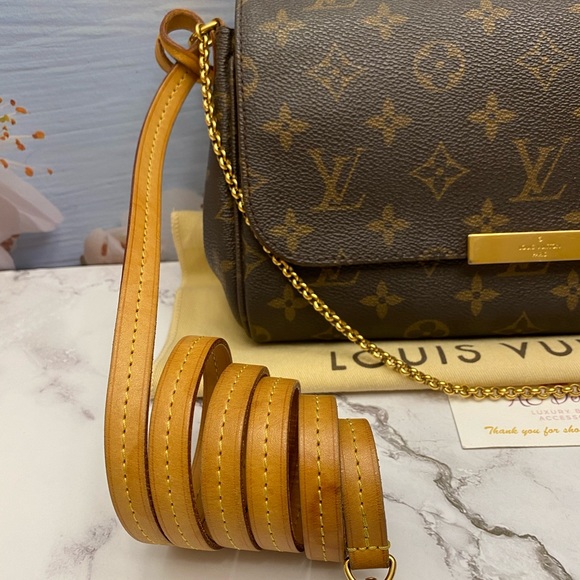 ⛔️SOLD⛔️ Favorite MM Monogram Crossbody (FL2182) - Picture 4 of 16